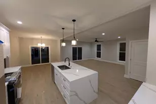 675 S Regulators St, Creston, IL 60113 - Photo 6