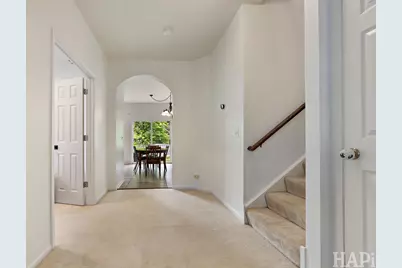 2050 Colchester Avenue, Hoffman Estates, IL 60192 - Photo 8