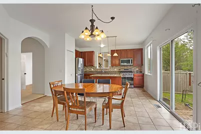 2050 Colchester Avenue, Hoffman Estates, IL 60192 - Photo 12