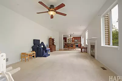 2050 Colchester Avenue, Hoffman Estates, IL 60192 - Photo 10