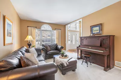 1074 Potomac Court, Grayslake, IL 60030 - Photo 4