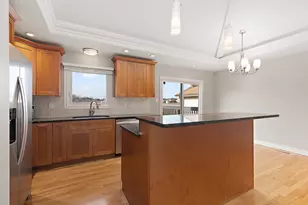 17012 Redwood Ct, Orland Hills, IL 60487 - Photo 8