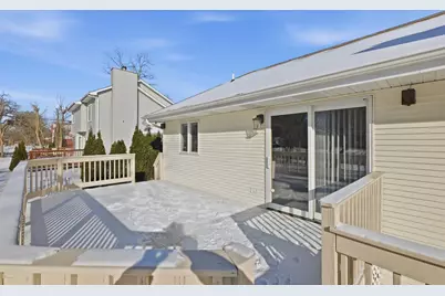 296 Charlotte Avenue, Crystal Lake, IL 60014 - Photo 32