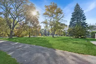 26W250 Case St, Naperville, IL 60563 - Photo 32