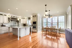 56 Ridgefield Ln, Willowbrook, IL 60527 - Photo 12