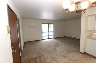 419 Berkshire Dr, Crystal Lake, IL 60014 - Photo 16