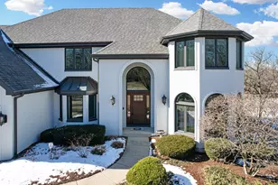 51 Crestview Dr, Oswego, IL 60543 - Photo 2