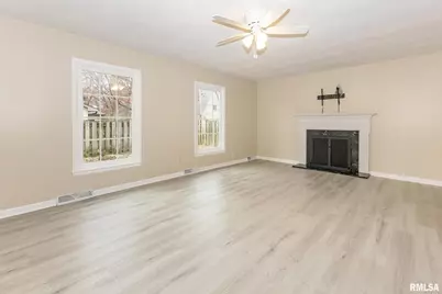 3907 44th Street, Rock Island, IL 61201 - Photo 4