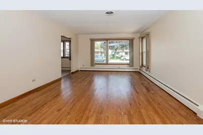 10012 S Komensky Avenue, Oak Lawn, IL 60453 - Photo 4