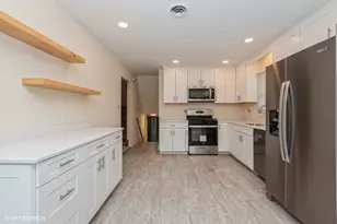 10012 S Komensky Ave, Oak Lawn, IL 60453 - Photo 8