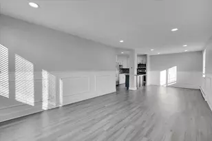 9725 S Karlov Ave, Oak Lawn, IL 60453 - Photo 4