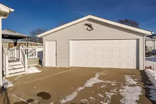 8511 Fig Tree Ln, Roscoe, IL 61073 - Photo 2