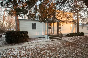 7913 S Oak St, Dixon, IL 61021 - Photo 2