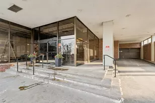 6171 N Sheridan Rd, Chicago, IL 60660 - Photo 2