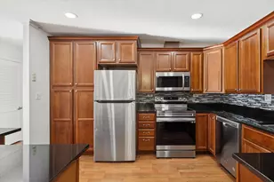 1 Oak Brook Club Dr, Oak Brook, IL 60523 - Photo 6