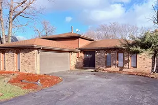 15613 Calumet Dr, South Holland, IL 60473 - Photo 2