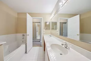 858 Old Checker Rd, Buffalo Grove, IL 60089 - Photo 18