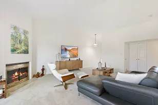 260 Timber Ridge Ln, Lake Barrington, IL 60010 - Photo 4