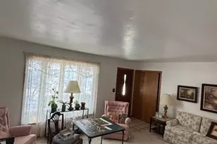 151 Rose Tree Ln, Lindenhurst, IL 60046 - Photo 6