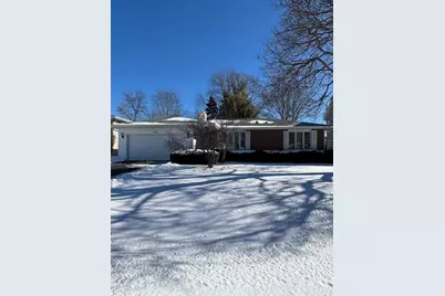 151 Rose Tree Lane, Lindenhurst, IL 60046 - Photo 1