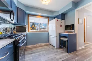 8832 Osceola Ave, Morton Grove, IL 60053 - Photo 10