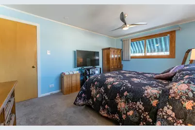 8832 Osceola Avenue, Morton Grove, IL 60053 - Photo 12