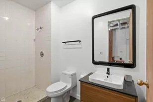 2401 W Ohio St, Chicago, IL 60612 - Photo 10