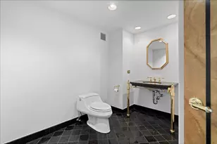 100 E Huron St, Chicago, IL 60611 - Photo 30