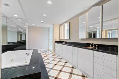 100 E Huron Street #4703, Chicago, IL 60611 - Photo 14
