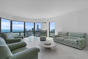 100 E Huron St, Chicago, IL 60611 - Photo 8