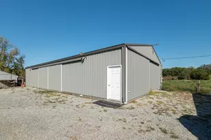 104 E Boundary Rd, Creal Springs, IL 62922 - Photo 22