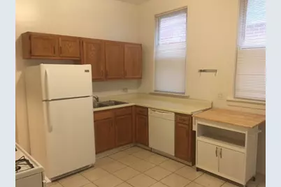 1749 W Barry Avenue, Chicago, IL 60657 - Photo 8