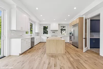 936 S Mitchell Avenue, Elmhurst, IL 60126 - Photo 4