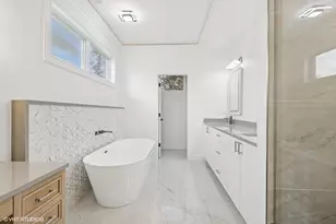 936 S Mitchell Ave, Elmhurst, IL 60126 - Photo 16