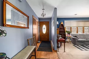 3N662 Elizabeth St, Addison, IL 60101 - Photo 4