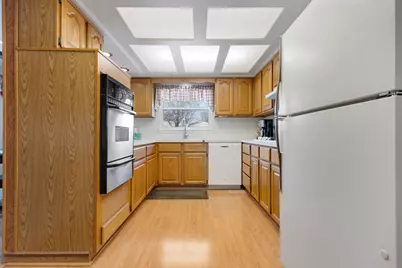 620 Chelmsford Lane, Elk Grove Village, IL 60007 - Photo 6