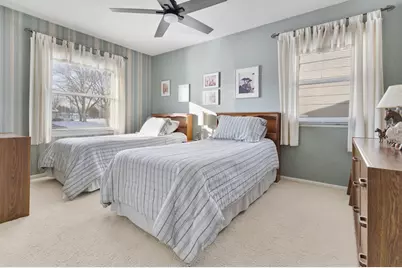 620 Chelmsford Lane, Elk Grove Village, IL 60007 - Photo 18