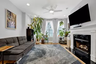 218 S Laflin St, Chicago, IL 60607 - Photo 2