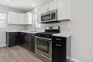 609 Trenton Ave, Rockford, IL 61102 - Photo 10