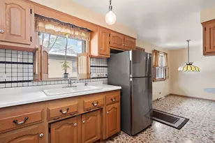 168 W Normandy Dr, Chicago Heights, IL 60411 - Photo 8