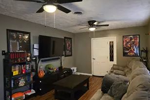 81 Dallas Dr, Harrisburg, IL 62946 - Photo 10