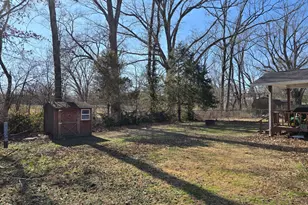 81 Dallas Dr, Harrisburg, IL 62946 - Photo 6