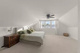 35 Cloverdale Ln, Schaumburg, IL 60194 - Photo 14