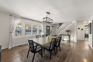 35 Cloverdale Ln, Schaumburg, IL 60194 - Photo 6