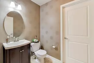 225 N Columbus Dr, Chicago, IL 60601 - Photo 16