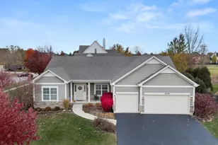 39W918 N Hathaway Ln, Geneva, IL 60134 - Photo 2