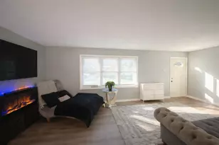 17718 Ridgewood Dr, Hazel Crest, IL 60429 - Photo 6