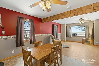 2373 E 3300 N Road, Saint Anne, IL 60964 - Photo 8