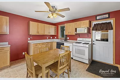 2373 E 3300 N Road, Saint Anne, IL 60964 - Photo 10