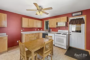 2373 E 3300 North Rd, Saint Anne, IL 60964 - Photo 10